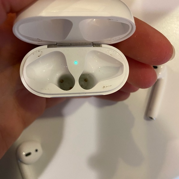 Apple Airpods - Picture 9 of 9